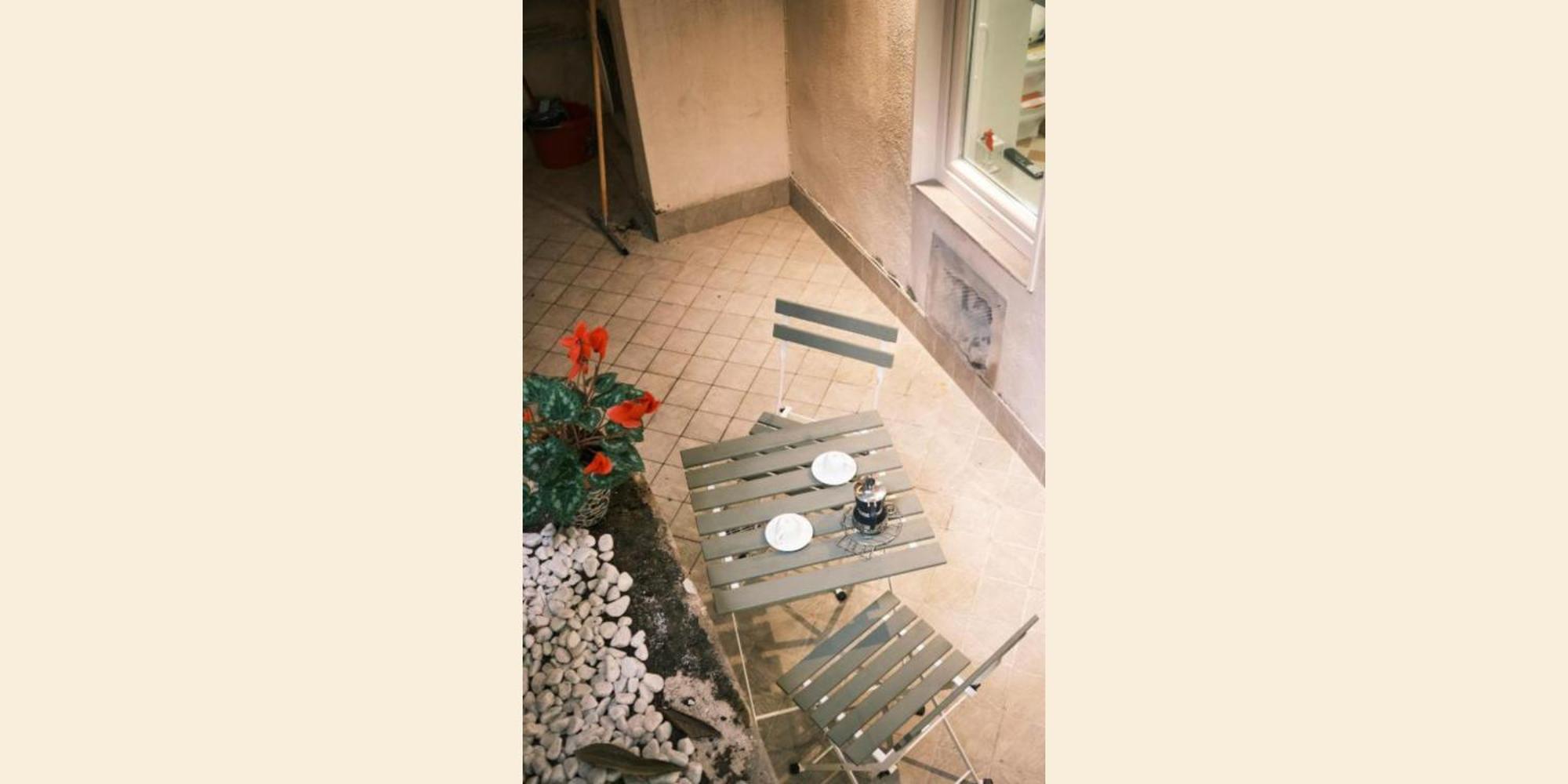 Nespolino, Piccola Casetta In Centro Storico Al Piano Terra Con Piccolo Spazio Esterno Privato Naples Extérieur photo
